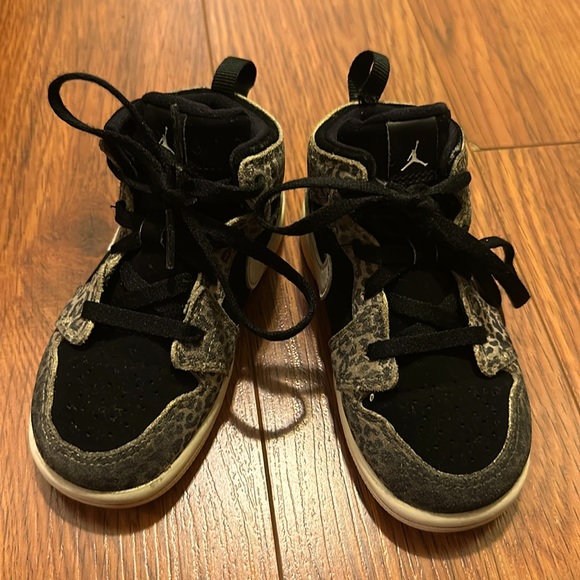 Jordan-Nike Toddler Leopard - collectors find🌟 - Picture 2 of 6